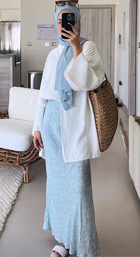 Summer Hijabi, Hijabi Summer Outfits, Hijabi Fashion Summer, Modest Outfits Muslim, Hijab Fashion Summer, Estilo Hijab, Stile Hijab, Hijabi Outfit, Outfit Ideas Summer