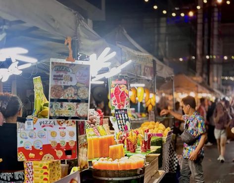 Pratunam Night Market: Experience The Best Night Market in Bangkok Night Market Food, Night Food, Night Market, Food Illustration, Bangkok, Night Life, Good Night, Good Things, Marketing