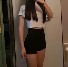 🌑🐇🐺 #detodo # De Todo # amreading # books # wattpad Body Goals, A Girl, Long Hair, Korean Fashion, A Woman, The Story, Fashion Inspo, Casual Outfits, Crop Top