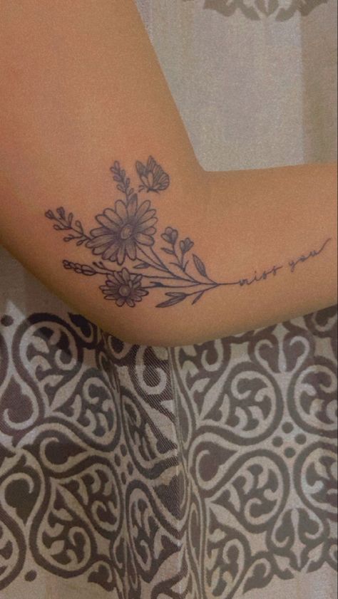 #tattoo
#missyou
#imissyou
#imissyoumom&dad
#imissyoumom
#imissyoudad
#flowertattoo
#aprilflowers #daisyflowers Missing Someone Tattoo, Missing You Tattoos, I Miss You Tattoo, Miss You Tattoo, Always Tattoo, Forever Tattoo, Remembrance Tattoos, I Miss You More, Dad Tattoos