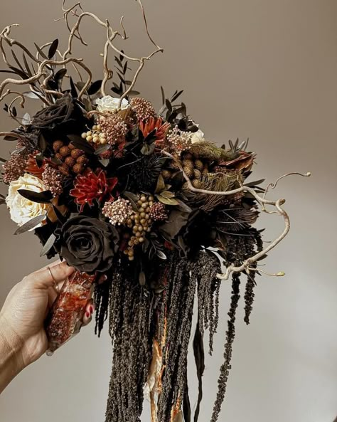 Persephone Bouquet, Halloween Flowers Bouquet, Become A Florist, Vampire Wedding, Dark Wedding Theme, Skeleton Flower, Gothic Flowers, Goth Garden, Wedding Color Trends