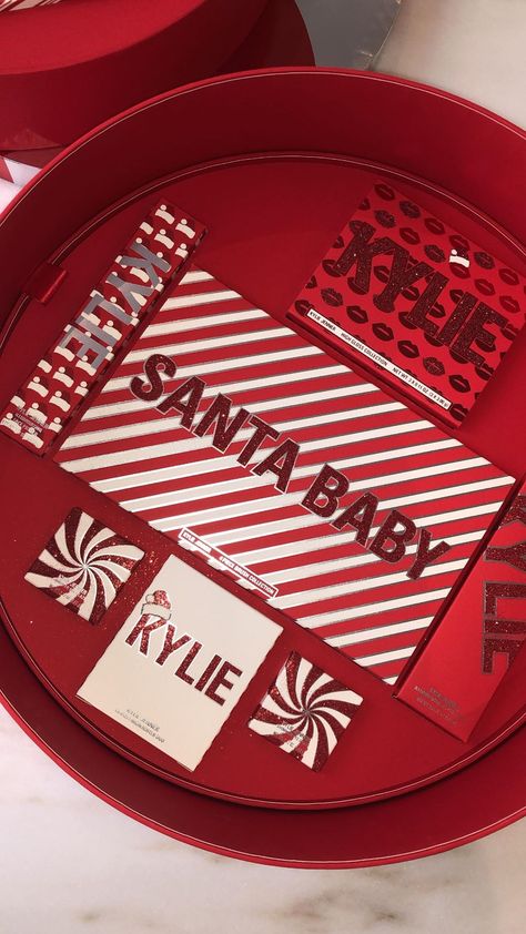 Kylie Cosmetics Store, Kylie Holiday Collection, Kyle Cosmetics, Cosmetics Christmas, Mac Brave, Mac Diva Lipstick, Best Mac Lipstick, Mac Velvet Teddy, Kylie Makeup