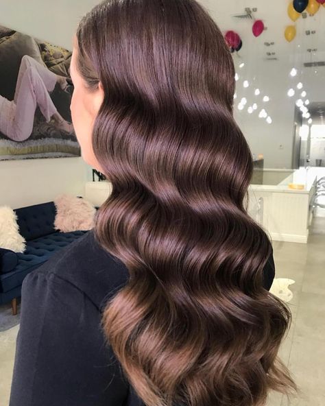 A whole lotta yeSSSS @dodiejayhair • • • #modernsalon #swaves #waves #brunette #brunettehair #hollywoodwaves Rambut Brunette, Formal Hair, Hollywood Waves, Brunette To Blonde, Long Wavy Hair, Summer Hair Color, Modern Salon, Wedding Hair And Makeup, Brunette Hair