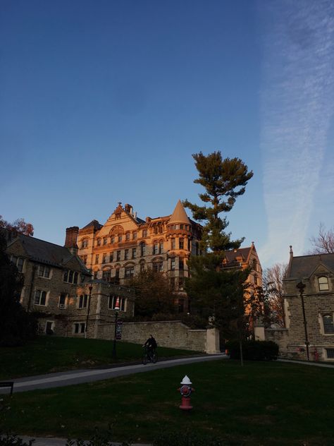 Princeton Dorm, Princeton University Dorms, Princeton Aesthetic, Princeton University Aesthetic, College Gothic, College Goals, University Dorms, Ghost Books, Academic Validation