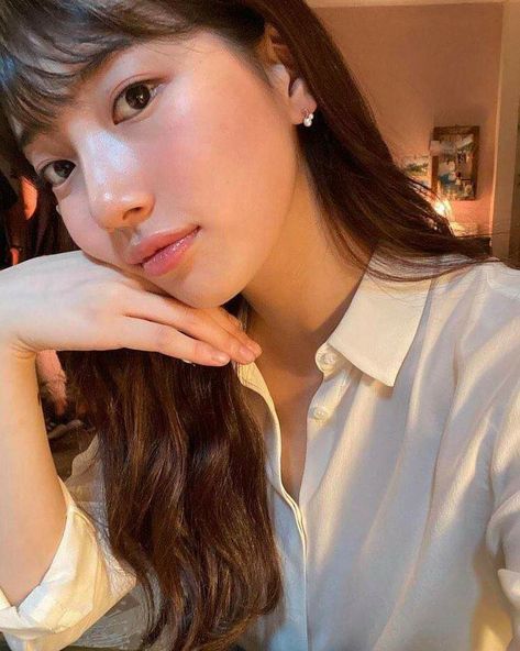 Suzy Instagram, Bloxburg Bedroom Ideas, Bloxburg Bedroom, Miss A Suzy, Skincare Inspiration, Girls Diary, Armani Beauty, Bae Suzy, Korean Actresses