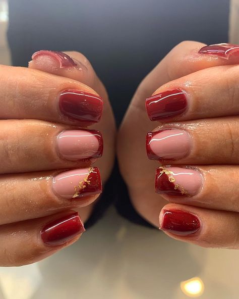 Red And Gold Manicure Ideas, Nails Matching Red Dress, Dark Red Nails Gold Accent, Red And Gold Acrylic Nails Short, Red And Gold Dip Powder Nails, Red Nails With Foil Flakes, Red And Gold Flake Nails, Christmas Biab Nails Red, Short Red Acrylic Nails Square Glitter