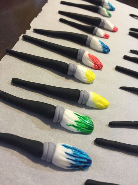 Fondant Paint Brushes Fondant Paint Brush, Camping Cakes, Artist Cake, Artist Brush, Painted Cakes, Camping Art, Gum Paste, Paint Brushes, Christmas Balls