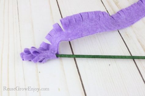 Felt Lilac Flower Diy, Felt Lavender, Felt Flower Bouquet, Felt Flowers Diy, Felting Ideas, Lavender Bouquet, Floral Tape, Felt Pattern, Easy Craft Projects