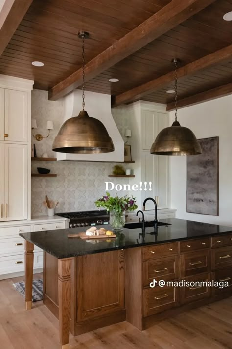 Classic Kitchen, Kitchen Farmhouse, Interiors Design, Kitchen Redo, Kitchen Remodel Idea, Updated Kitchen, Wood Kitchen, Kitchen Style, Dream Home Design