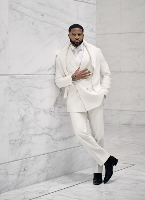 Suit Photoshoot Ideas Men, Devale Ellis, Md Suits, Men Linen Suit, Black Men In Suits, Suit Photoshoot, Men's Tuxedo Wedding, Bride And Groom Ideas, Mens Dress Shoes Guide