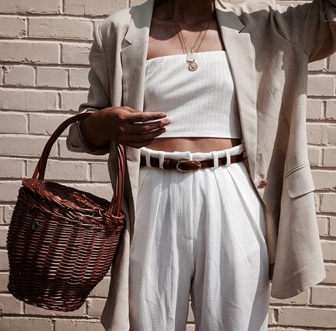 For more pins like this follow @bekahhopeofficial Minimalist Moda, Small Belt, Linen Blazer, Rachel Zoe, Outfits Casuales, Look Cool, White Top, Look Fashion, Tube Top