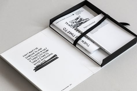 hipercuriosidad on Behance Portfolio Design Ideas Student Projects, Book Packaging, Layout Portfolio, Book Portfolio, Logos Retro, 달력 디자인, Printed Portfolio, Book And Magazine Design, Graphisches Design