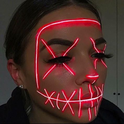 Vampyr Smink, Nem Halloween Makeup, Makeup Looks To Recreate, Crazy Halloween Makeup, Fest Smink, Eye Makeup Tutorial For Beginners, Looks To Recreate, Maquillage Halloween Simple, Beautiful Halloween Makeup