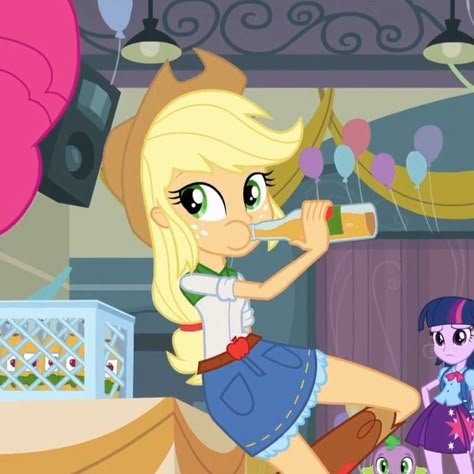 Applejack Mlp, My Little Pony Applejack, Apple Jack, Equestria Girl, Mlp Equestria Girls, Sunset Shimmer, My Little Pony Pictures, Halloween Inspo, Mlp My Little Pony