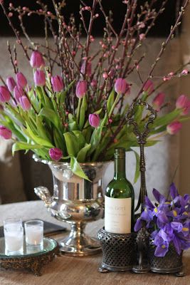 Easter Flower Arrangements, Tulips Arrangement, Spring Arrangements, Champagne Bucket, Easter Tablescapes, Easter Flowers, Deco Floral, Arte Floral, Ikebana