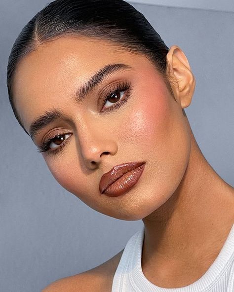 MAKEUP BY MARIO (@makeupbymario) | Instagram Makeup By Mario Looks, Makeup By Mario Palette Looks, Makeup Looks On Brown Skin, Dark Nude Lipstick, Make Up By Mario, Pink Blush Makeup, Makeup For Brown Skin, Makeup Brown Skin, Sophisticated Makeup