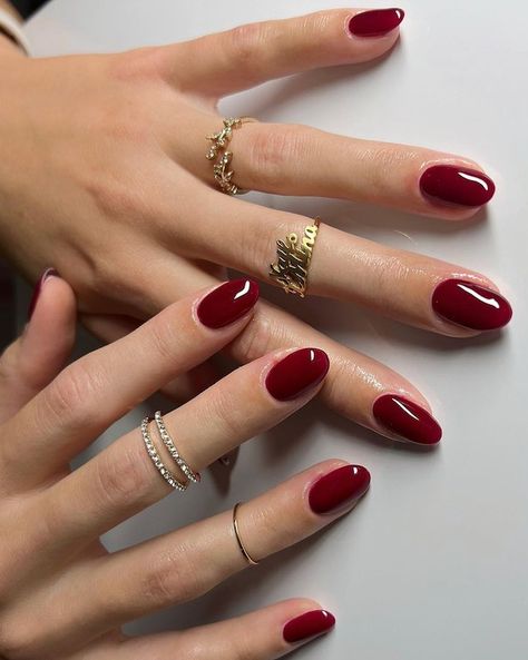 Inspo Nails 2024 Autumn, Simple Sleek Nails, Darker Red Nails, Dull Red Nails, Oval Short Red Nails, Russian Manicure Red Nails, December Nails Colors, Short Round Acrylic Nails Red, Bride With Red Nails