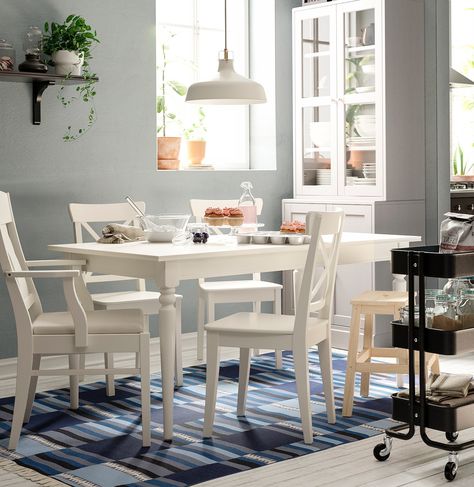 Ikea Ingatorp, Ikea Table, Spain Spanish, Dining Room Makeover, Dining Room Combo, Living Room And Dining Room, Painted Chairs, Ikea Family, Kitchen Inspiration Design