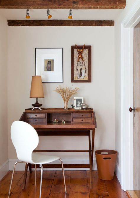 modern vintage combo Office Eclectic, Small Secretary Desk, Eclectic Room, Desk Nook, Wood Beam Ceiling, Bungalow Style, Secretary Desks, Wall Garden, Beautiful Spaces