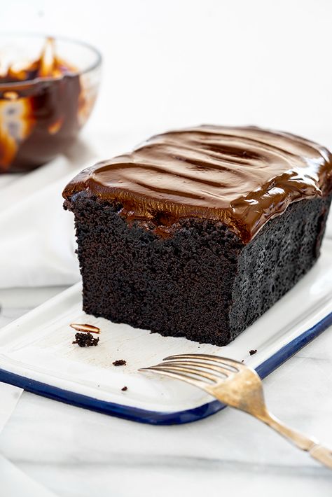 SUPER MOIST BLACK COCOA POUND CAKE Black Cocoa Recipes, Gin Cake, Cake Recipes Chocolate, Tin Cake, Chocolate Decadence, Chocolate Loaf, Chocolate Loaf Cake, Coffee Flavors, Black Cocoa