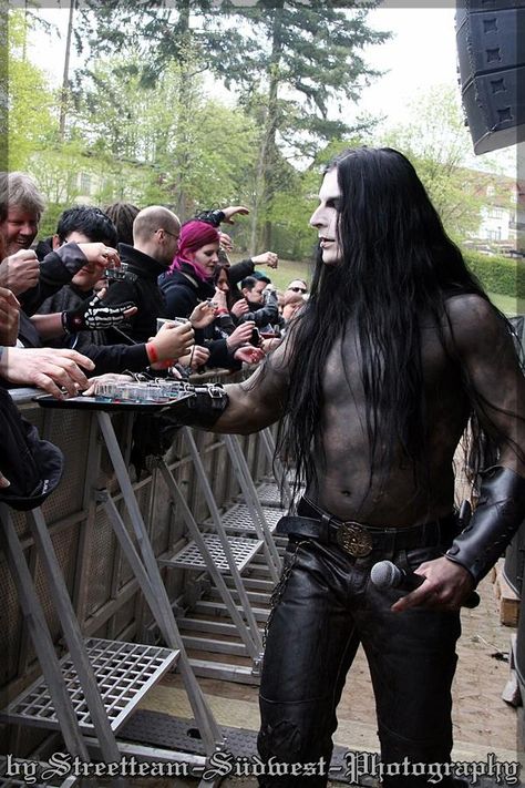 Buff Goth Men, Metal Head Guys Long Hair, Shagrath Dimmu Borgir 90s, Long Haired Metalheads, Black Metal Men, Goth Men Aesthetic, Metalhead Boy, Metalhead Men, Male Goth