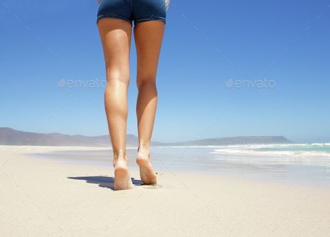 Legs From Behind, Behind Reference, Legs Walking, Leg Reference, Female Legs, Fonts Christmas, Female Runner, Walking Barefoot, Close Up Portraits