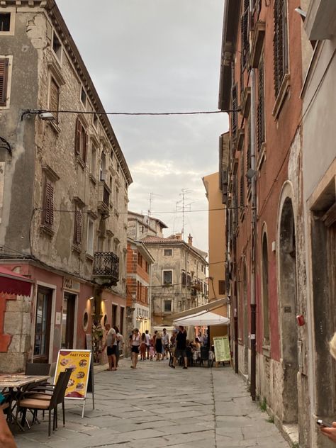 streets pula croatia aesthetic Adios Bahamas, Croatia Split, Croatia Summer, Pula Croatia, Istria Croatia, Split Croatia, Summer Escape, Summer Backgrounds, Croatia Travel