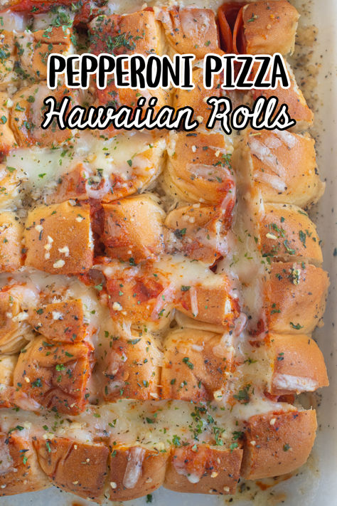 This pepperoni pizza stuffed Hawaiian roll recipe is sure to please a crowd! It can be served as lunch, dinner, an appetizer, or a side dish alongside soup or salad. Hawaiian Roll Pizza, Hawiian Rolls, Hawaiian Bread Rolls, French Toast Sandwich, Pull Apart Pizza Bread, Pizza Roll Recipe, Delicious French Toast, Breakfast Slider, Best Breakfast Casserole