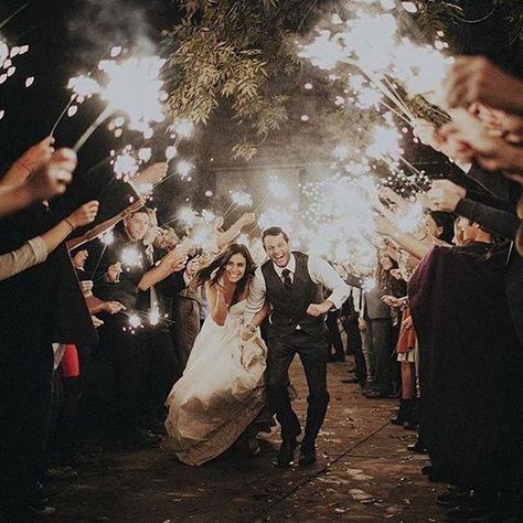 Let Love Sparkle! - Fourth of July Wedding Inspiration — Marrygrams // sparkler send offs July Wedding Colors, Wedding Send Off, Wedding Exits, Wedding Picture Poses, Wedding Sparklers, July Wedding, Sparkle Wedding, Love Sparkle, Wedding Photos Poses