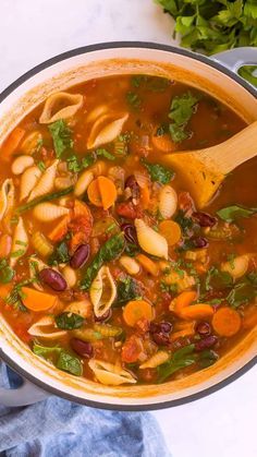 Healthy Soup Recipes Clean Eating, Sopa Minestrone, Minestrone Soup Easy, Minestrone Soup Recipe, Vegetarian Soup Recipes, Easy Soup, Minestrone Soup, Vegetable Soup Recipes, Easy Soups