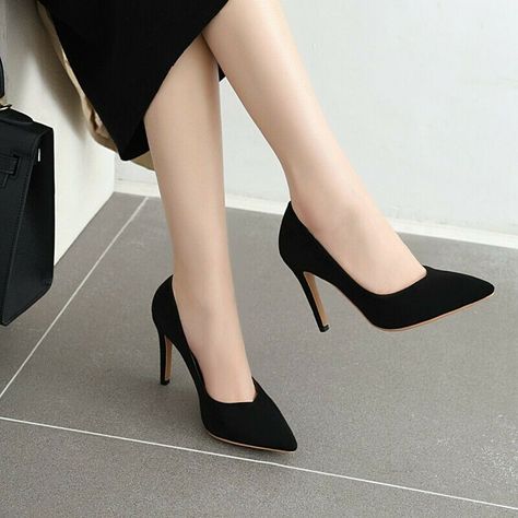 Medium Heels Classy, Heels Medium Height, Black Dress Shoes For Women High Heels, Formal High Heels Classy, Elegant Shoes Classy Black Heels, Work High Heels, Business Woman Shoes, Professional Heels Women, Business Women Shoes