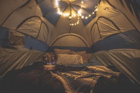 Tent Camping Aesthetic Friends, Cozy Tent Aesthetic, Cozy Tent Camping Ideas, Cozy Camping Tent, Tent Aesthetic, Tent Camping Aesthetic, Cosy Camping, Cosy Tent, Cozy Tent