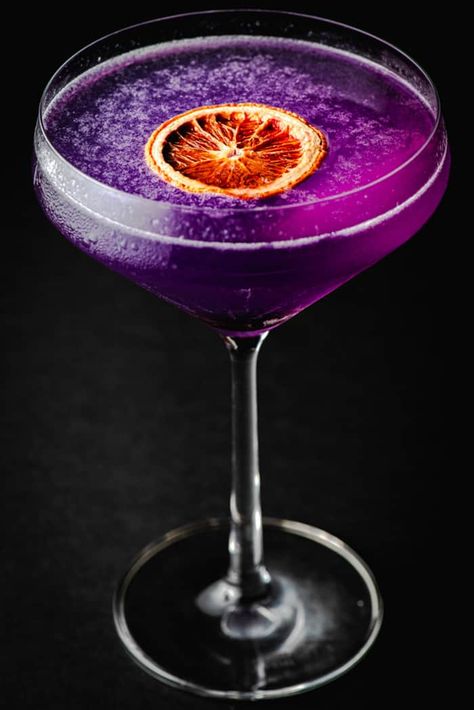 Cool Looking Cocktails, Magic Cocktails, Easy Purple Cocktails, Expensive Cocktails, Purple Themed Cocktails, Ethereal Cocktails, Violet Cocktail, Violet Cocktails, Aviation Drink