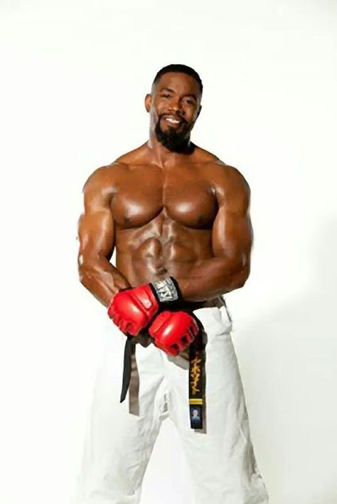 michael jai white... Michael Jai White, Jay White, Martial Arts Moves, Nike Inspiration, Nike Motivation, Martial Arts Movies, Martial Arts Styles, Sports Images, Nike Workout