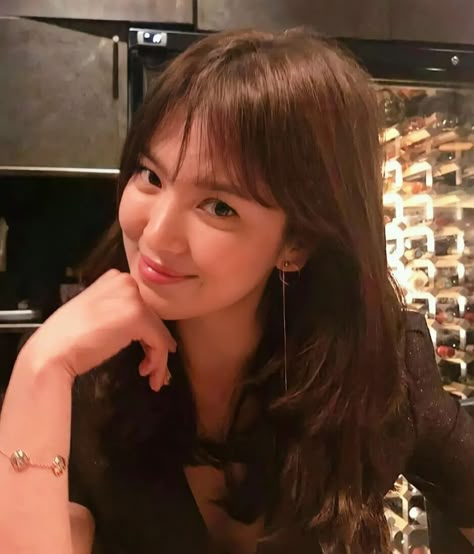 Song Hye Kyo Married, Song Hye Kyo Style, Songsong Couple, Hye Kyo, Song Hye Kyo, Instagram Photo Inspiration, Make Up Artist, Kdrama Actors, Jungkook Cute