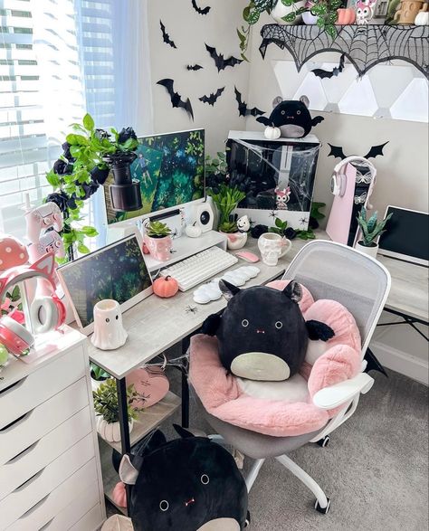 Black And Pink Gaming Room, Pink Goth Gaming Setup, Goth Gamer Room, Gothic Gaming Setup, Aesthetic Pc Build, Goth Gaming Setup, Games Room Inspiration, Otaku Room, Gamer Room Decor