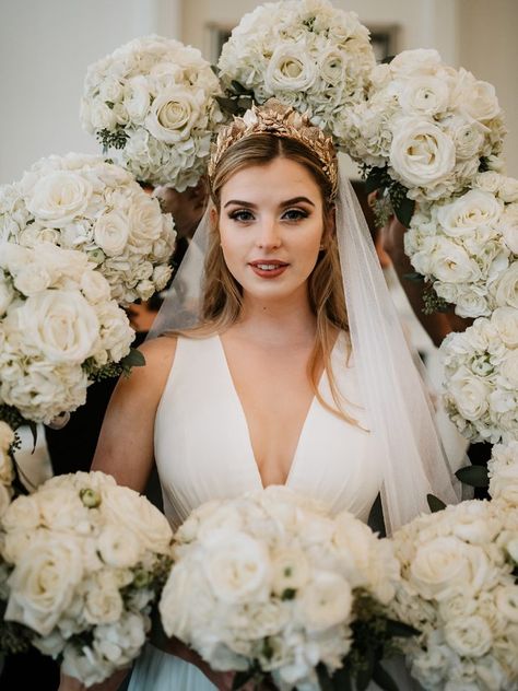 Obsessing over this creative + ethereal bridal portrait | Image by Stephanie Rogers Photography Bridesmaid Poses, Wedding Photography Bridal Party, Bridesmaid Pictures, Wedding Posing, Wedding Portrait Poses, Groom Photography, Creative Wedding Photo, Wedding Picture Poses, Bridal Pictures