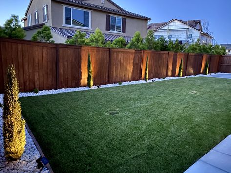 Landscaping Layout, Modern Backyard Landscaping, Backyard Renovations, Backyard Remodel, Diy Backyard Landscaping, Fence Landscaping, Garden Decor Ideas, Backyard Inspiration, Modern Backyard