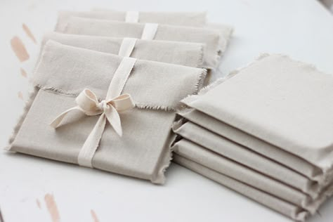 Linen Packaging, Fabric Envelopes, Jewelry Packaging Diy, Natural Packaging, Photographer Packaging, Fabric Packaging, Cd Packaging, Fabric Envelope, Cd Case