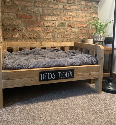 Dog Bed Couch, Small Living Room Dog Area, Wooden Dog Bed Ideas, Large Dog Bed Ideas For Bedroom, Wood Dog Bed Diy, Pallet Dog Bed, Diy Dog Bed Furniture, Wood Dog Beds, Bedroom Dog Bed Ideas