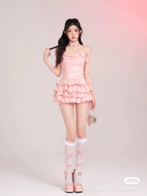 Y2k Tomboy, Pink Aesthetic Outfits, Light Pink Aesthetic, Fashion Aesthetic Outfits, Preformance Outfits, Pink And White Dress, Korean Japanese, Chinese Fashion, Kawaii Fashion Outfits