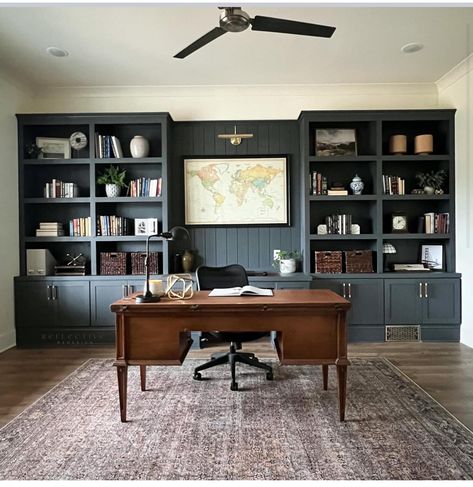 Men’s Home Office, Masculine Home Offices, Studio In Casa, Masculine Home Office, Office Refresh, Masculine Office, Home Office Makeover, Home Office Man, Office Bookshelves