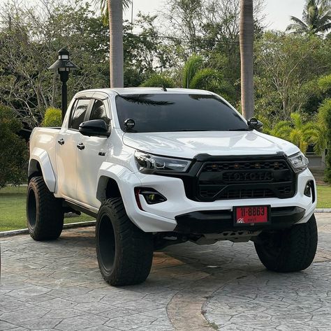 Toyota Hilux Offroad, Hilux Mods, Toyota Hilux 4x4, Hilux 4x4, Toyota Truck, Crossover Cars, Lexus Gx470, Toyota 4x4, Toyota 4