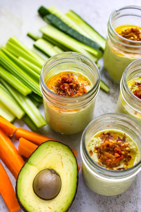 Avocado Hummus Snack Jars Hummus Snack, Salad Jar Recipe, Portion Size, Mason Jar Salad Recipes, Meal Prep Snacks, Avocado Hummus, Vitamix Recipes, Mason Jar Meals, Vegan Sauces