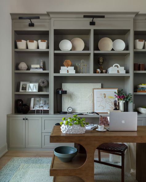 7 Tips to Help You Start a Digital Declutter Digital Declutter, Transitional Home Office, Houston Design, Den Ideas, Guest Cottage, Transitional House, Dream Design, Green Building, Home Builders