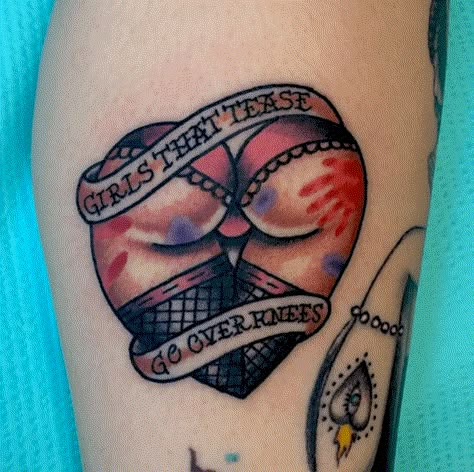 Geniale Tattoos, Heart Tattoos, Heart Tattoo Designs, Pin Up Tattoos, Glitter Tattoo, About Heart, Funny Tattoos, Tattoo Trends, Design Tattoo