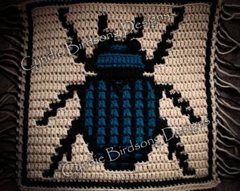 Beetle Granny Square, Mosaic Crochet Square, Entomology Collection, Crochet Creatures, Overlay Mosaic Crochet, Granny Square Häkelanleitung, Crochet Mosaic, Motifs Granny Square, Butterfly Mosaic