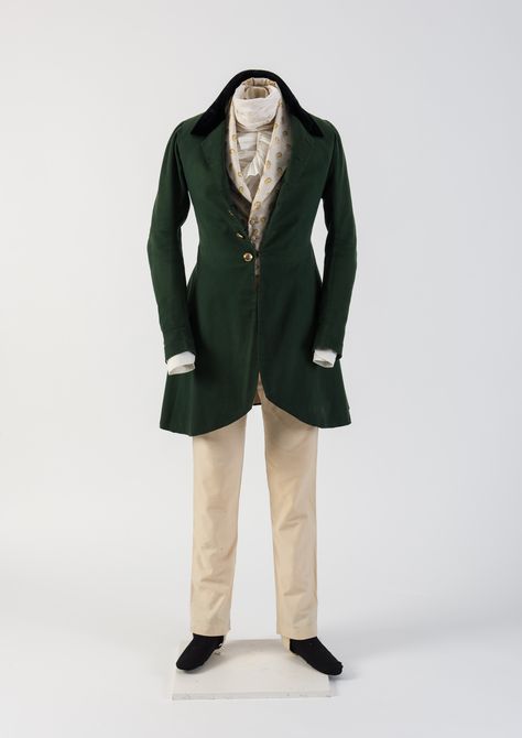 Man’s green wool cloth coat, with wool trousers and woven waistcoat, 1830s. Fashion Museum Bath. 1830s Fashion Men, 1830 Fashion, 1800s Mens Fashion, Victorian Mens Fashion, 19th Century Men, 1820s Fashion, Waistcoat Fashion, 1830s Fashion, Fashion Museum