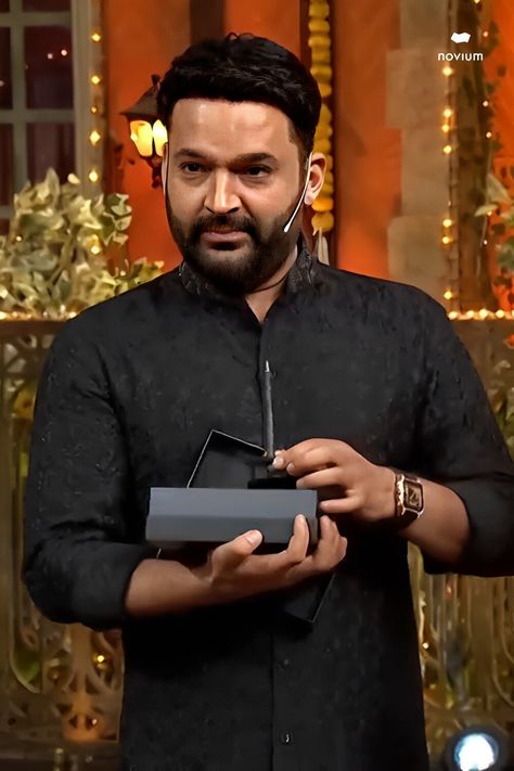 Now Hoverpen was hovering in the hands of the king of comedy, Kapil Sharma. Hoverpen was gifted during the promotion of the “Thank God” movie on Kapil Sharma's show. The gravity-defying writing instrument is gaining popularity rapidly; stay tuned to know what will happen next! . . Get this masterpiece-https://bit.ly/hoverpen-basic-ballpoint-pen . . #novium #noviumindia #hoverpen #kapilsharma #kapilsharmashow #thekapilsharmashow #sonytv #bollywood #thankgod #movie #promotion Thank God Movie, The King Of Comedy, King Of Comedy, Kapil Sharma Show, What Will Happen Next, Hand Of The King, Kapil Sharma, Sony Tv, Thank God