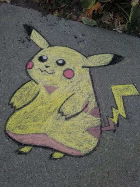 Pokemon Chalk Art, Fun Chalk Art, Chalk Ideas, Sidewalk Chalk Art, Sidewalk Art, Chalk Drawings, Sidewalk Chalk, Random Ideas, Chalkboard Art